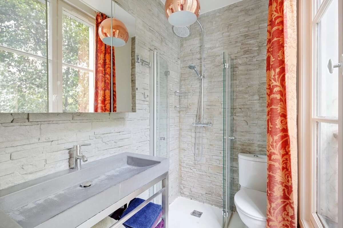 Appartement à PARIS-3E