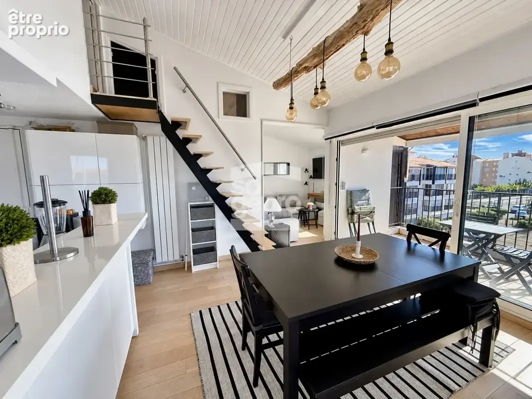 Réf. : 2355 - Vente appartement 3 pièces + mezzanine avec parking, magnifique vue sur le Port, secteur Avant-Port ! - photo 5