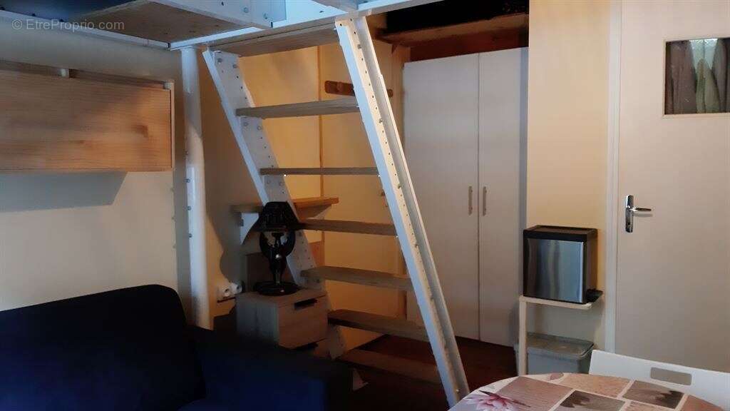 Appartement à EAUX-BONNES