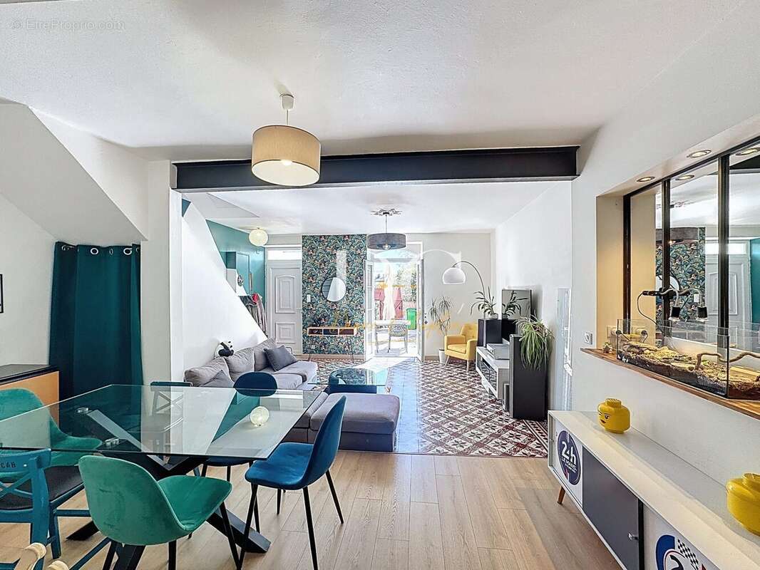 Maison à CAUMONT-SUR-DURANCE