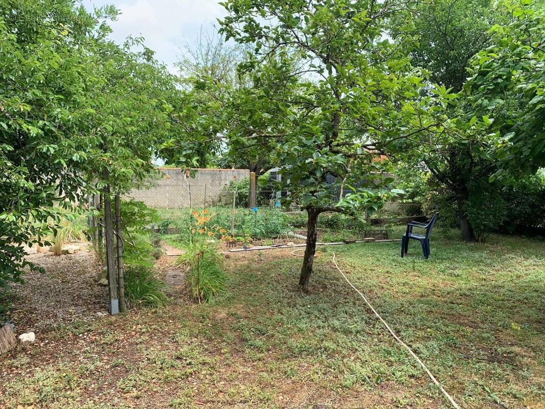 Photo 1 - Terrain à LA JARRIE