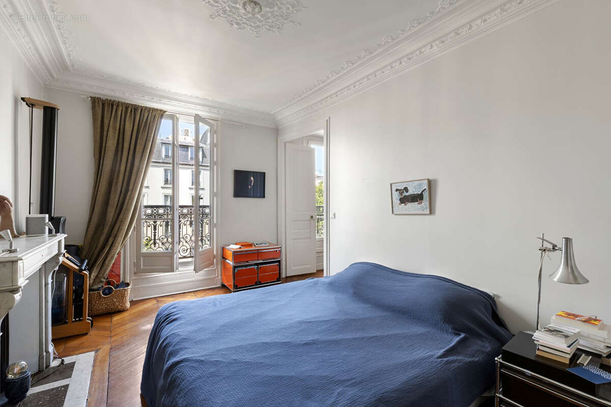 Appartement à PARIS-3E