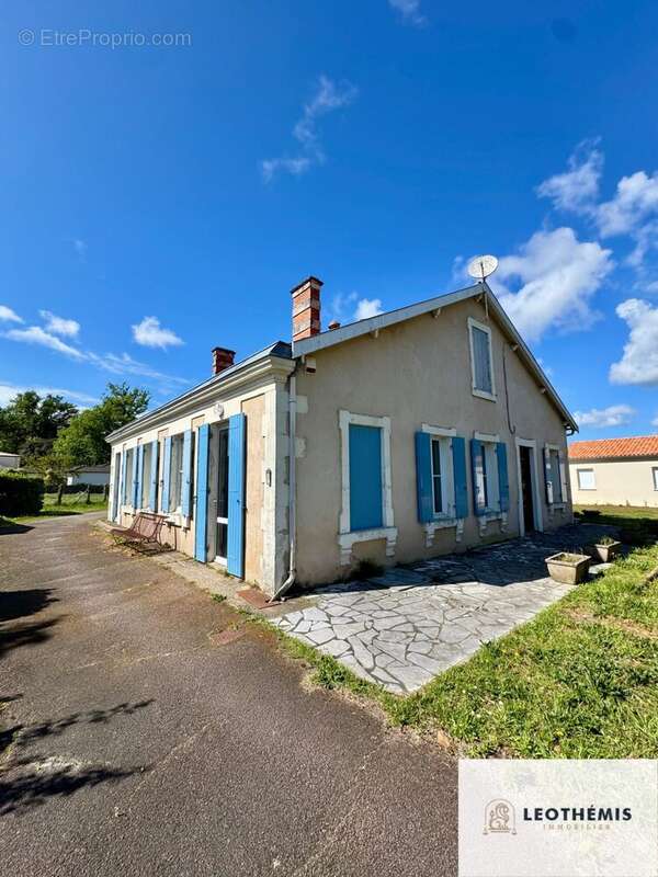 Maison à LES MATHES
