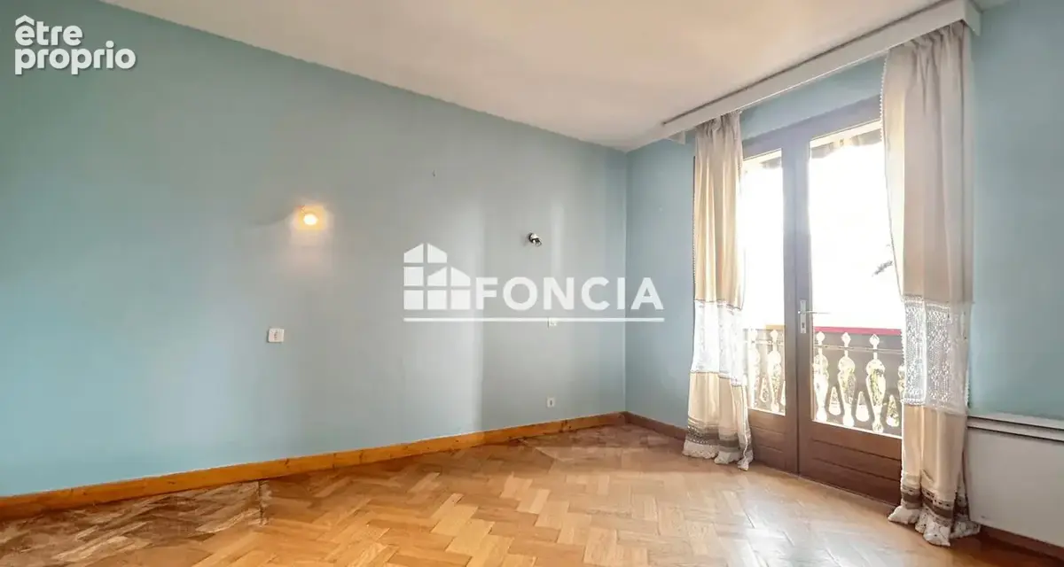 Villa spacieuse avec T2 indépendant, vue dégagée et vaste garage - photo 8