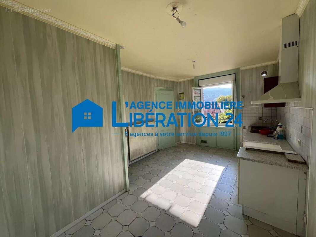 Appartement à UNIEUX