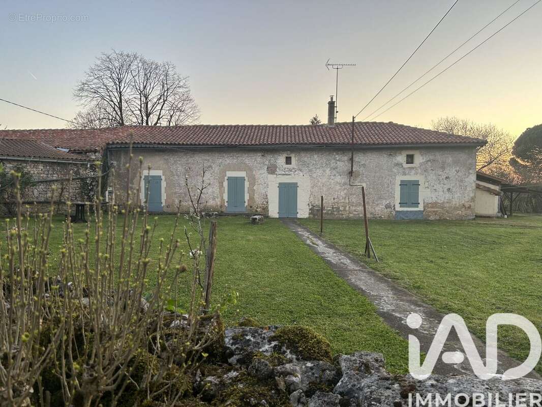 Photo 3 - Maison à CHAZELLES