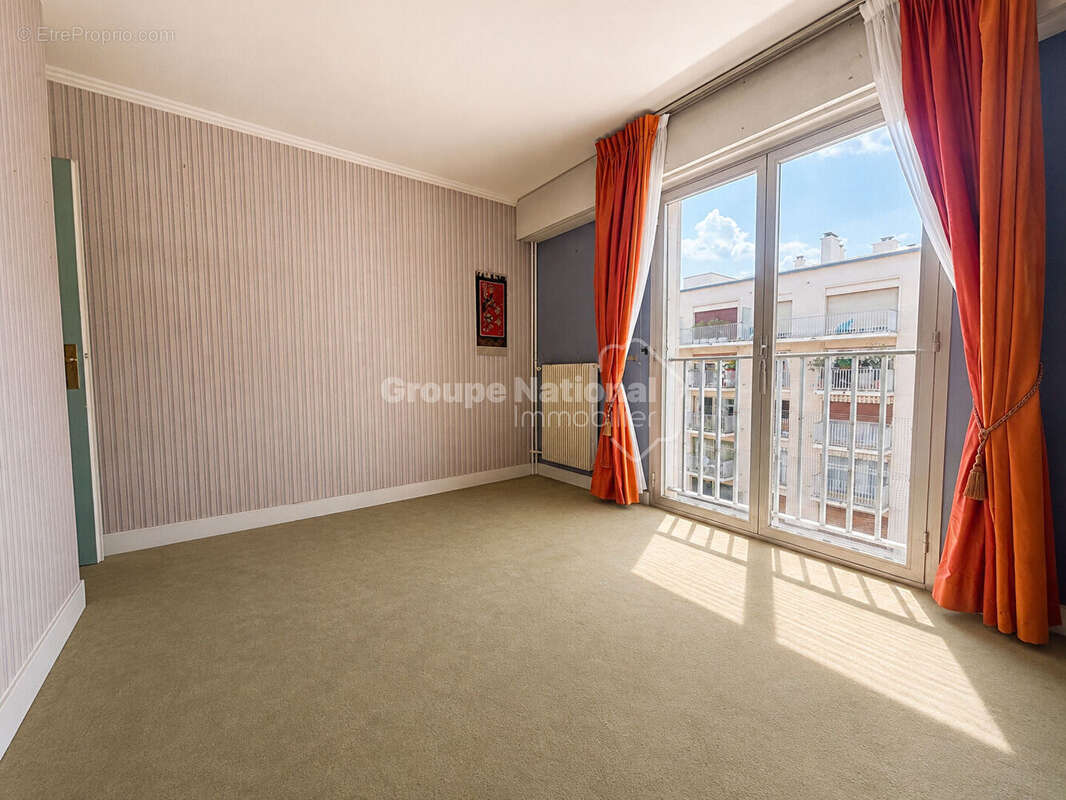 Versailles  MONTREUIL 5 pièce(s) 119.05 m2 SUD/OUEST - photo 8