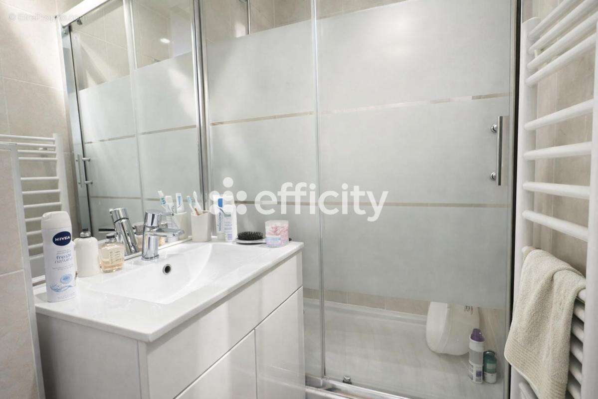Appartement à PARIS-19E