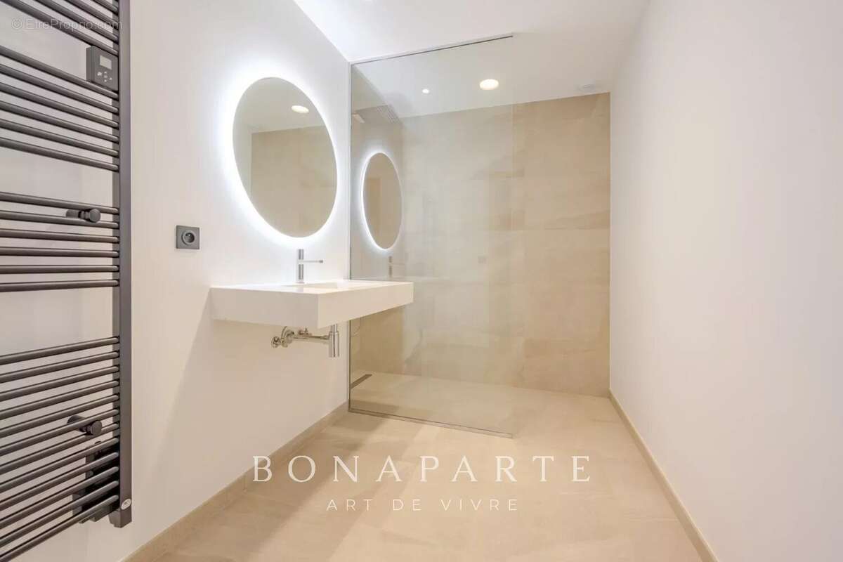 SAINT-TROPEZ - GASSIN [VILLE] – Exclusivité : Superbe villa-appartement en duplex avec vue mer exceptionnelle - photo 28