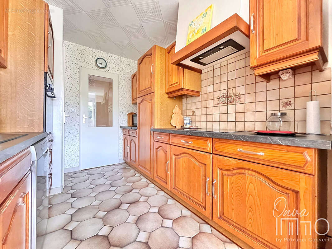 Appartement à FONTAINES-SUR-SAONE