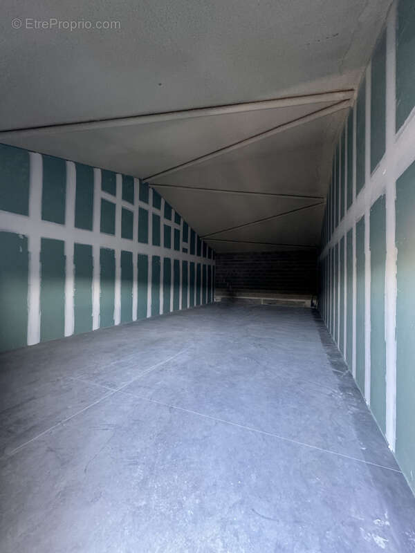 Commerce à SAINT-GEOURS-DE-MAREMNE