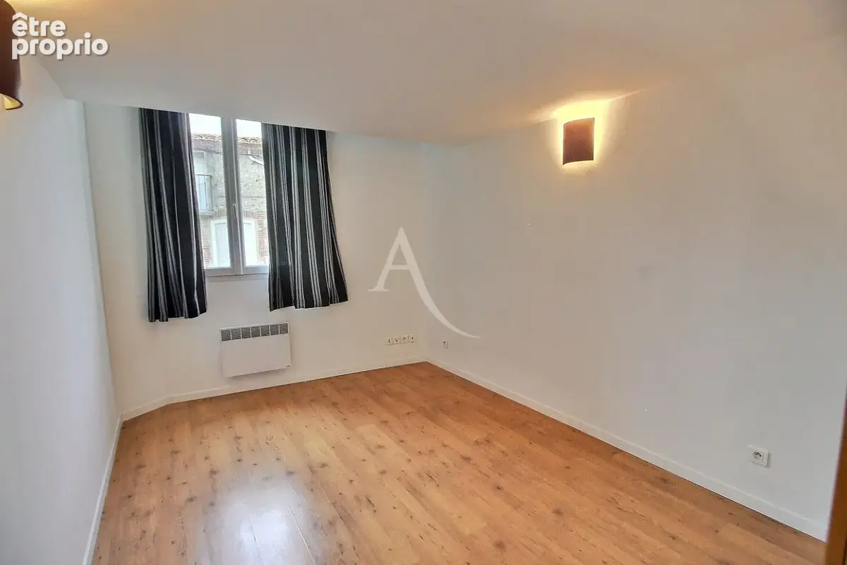 À vendre maison de village atypique avec piscine, terrasse et grand garage - photo 8