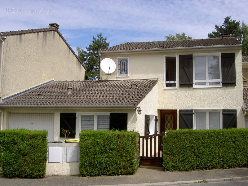 Maison à MONTIGNY-LE-BRETONNEUX