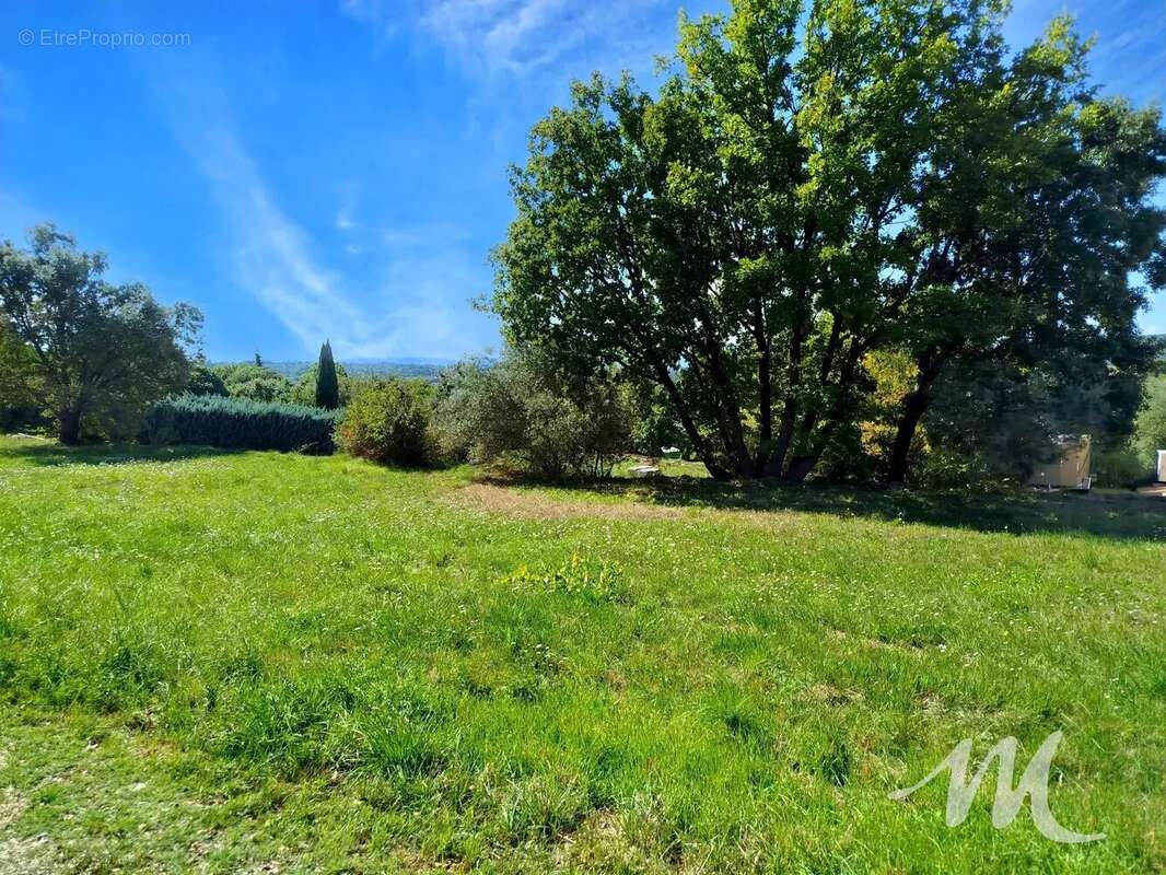 Terrain à BRUE-AURIAC