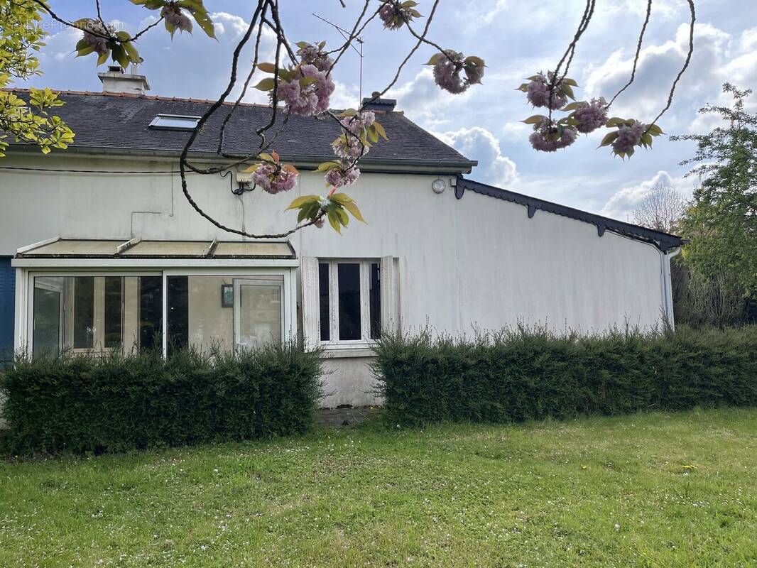 Maison à LAURENAN