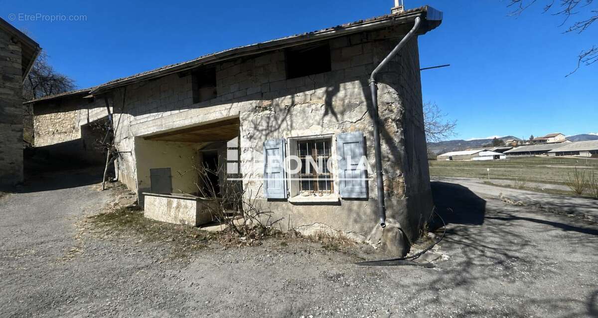 Maison à BELLAFFAIRE