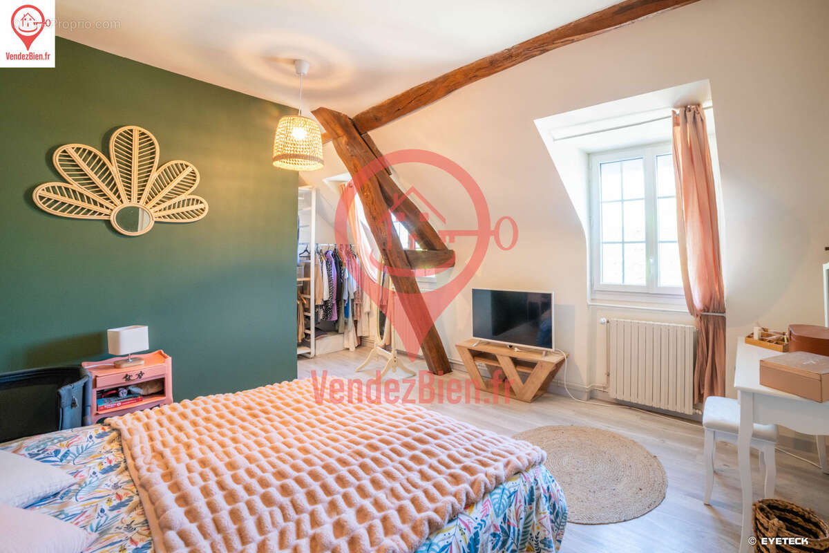 Maison à NEUVY-EN-SULLIAS