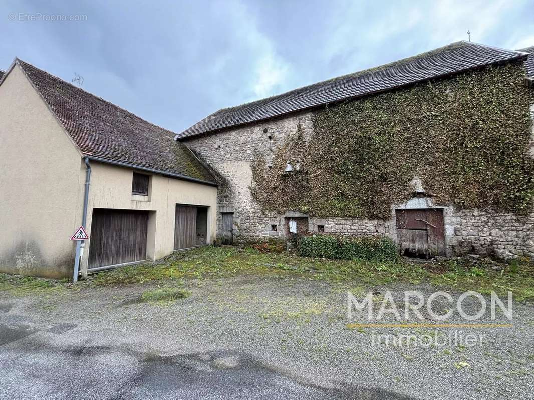 Maison à PEYRAT-LA-NONIERE