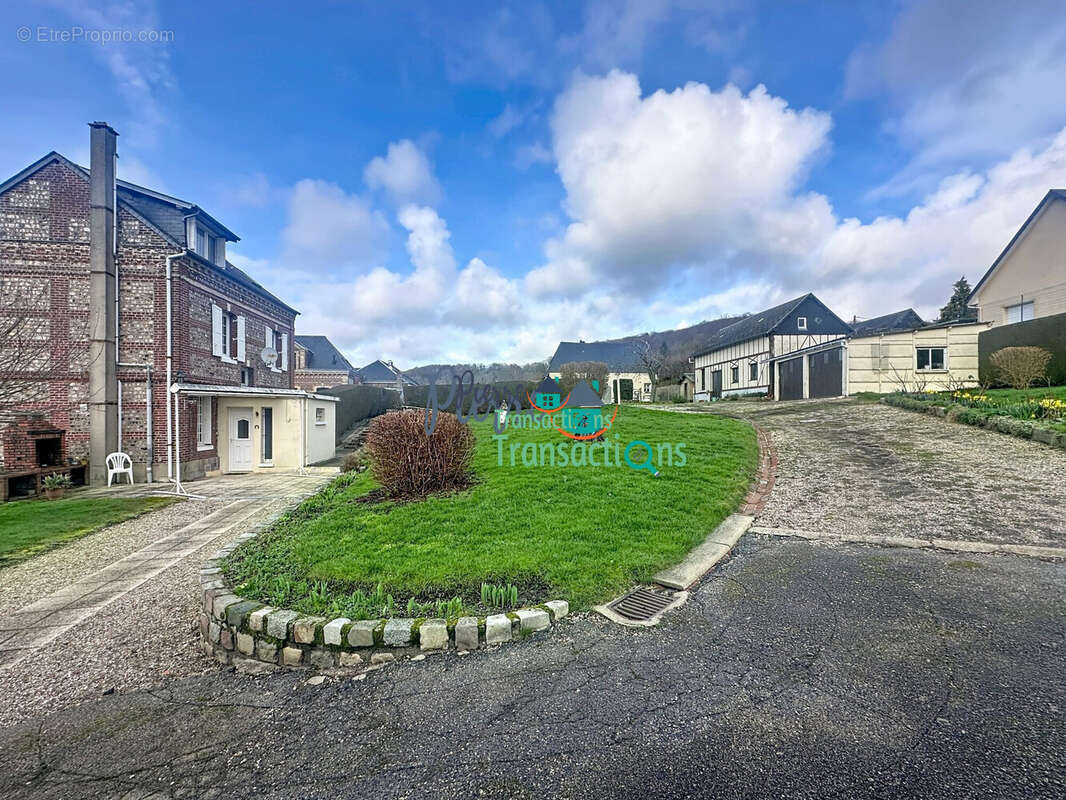 Maison à LILLEBONNE