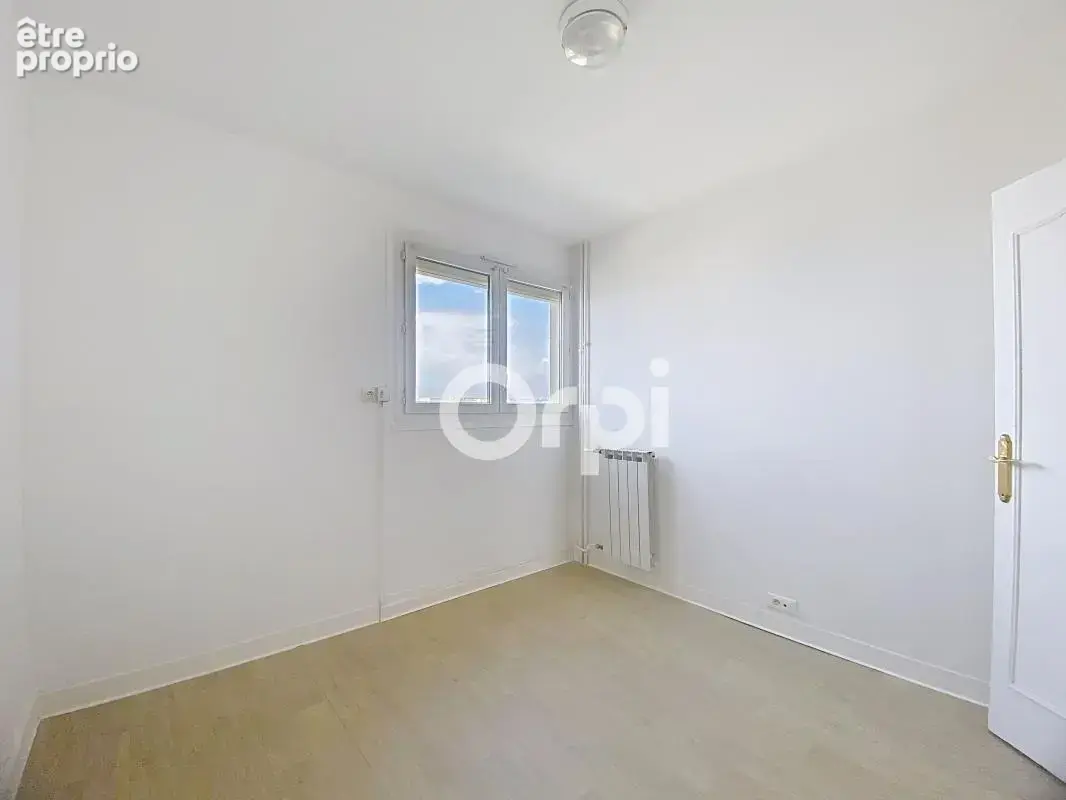 Appartement traversant avec vue mer et balcon à vendre - photo 17