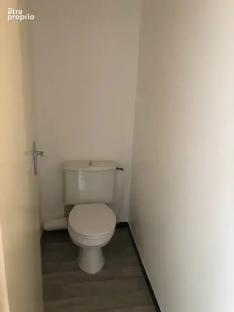 T1 avec place de pkg 7eme étage - photo 4