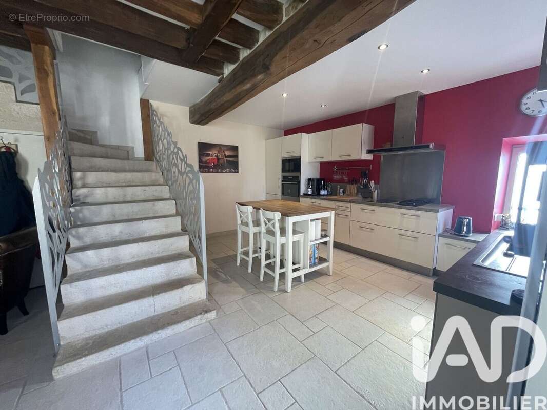 Maison 158 m² à Irancy  - photo 6