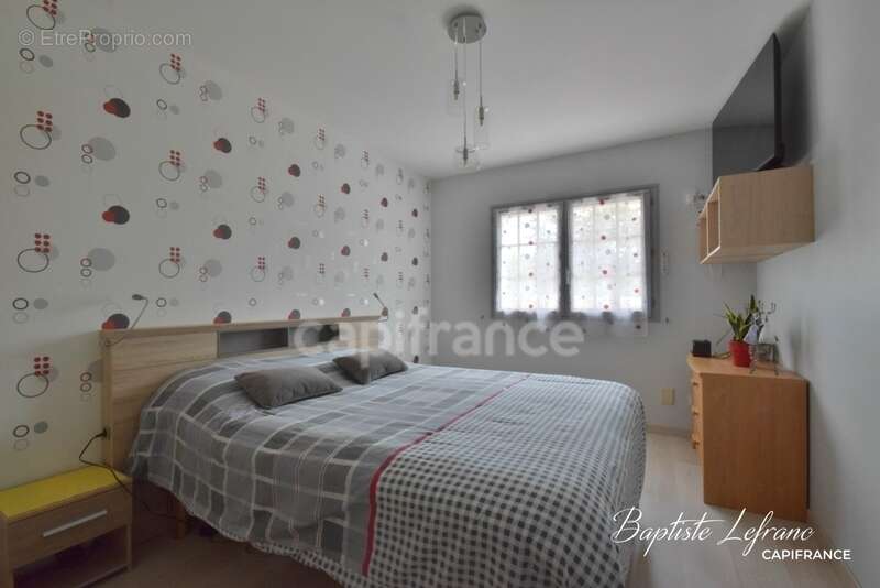 Maison familiale 8 pièces à JARZÉ - 170 m² - Terrain 4330 m² - photo 5