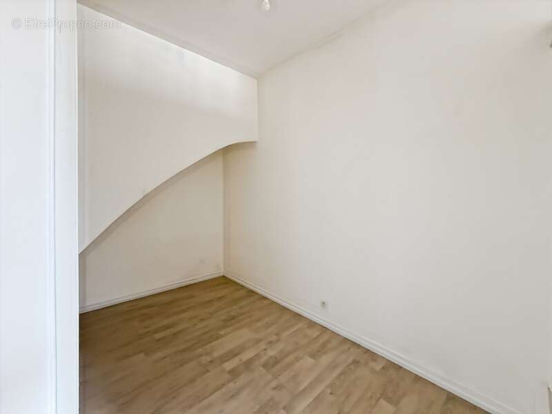 Idéal investisseur – Lumineux T1 bis de 49 m² – Bordeaux Capucins / Victoire - photo 7