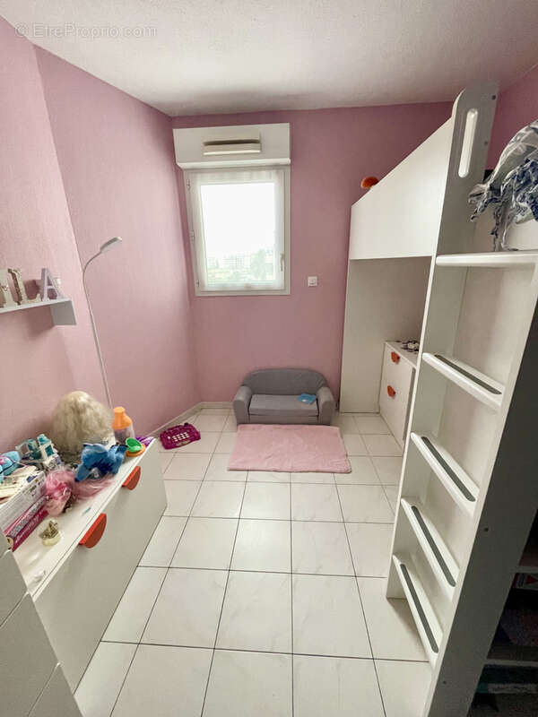 À vendre Le Cannet   T3 lumineux avec terrasse, garage et cave - photo 6