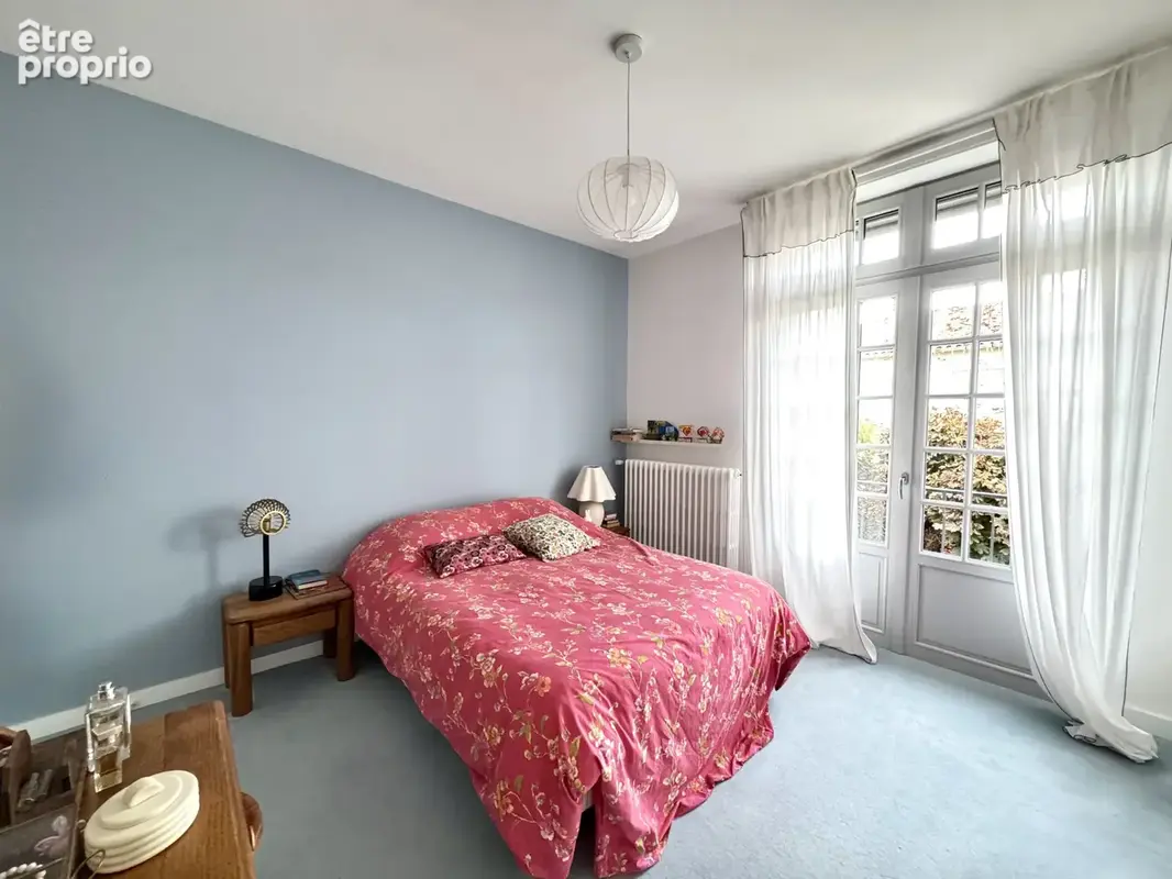 NIORT   Maison rénovée de 141 m2, 4 chambres, jardin et garage, proche des Halles et du Quai Métayer - photo 18