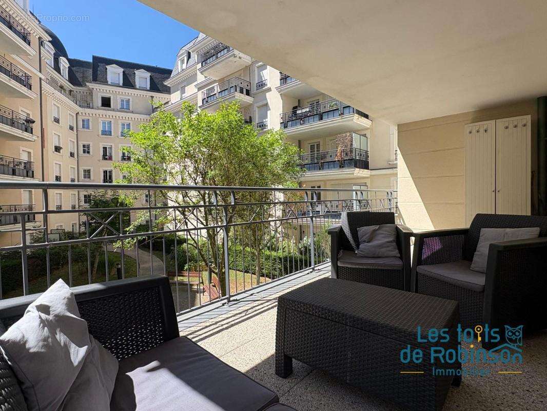 Appartement à LE PLESSIS-ROBINSON
