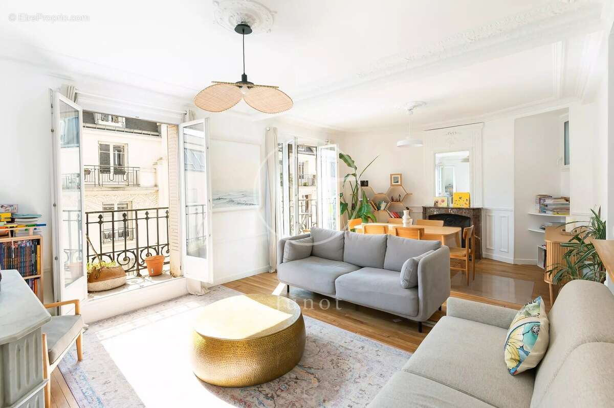 Appartement à PARIS-18E