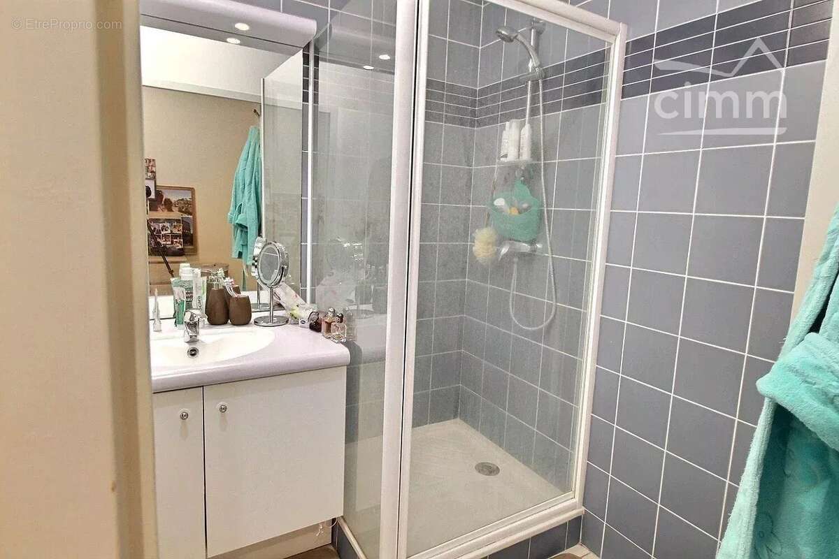 Appartement à SAINT-JEAN-DE-BOURNAY