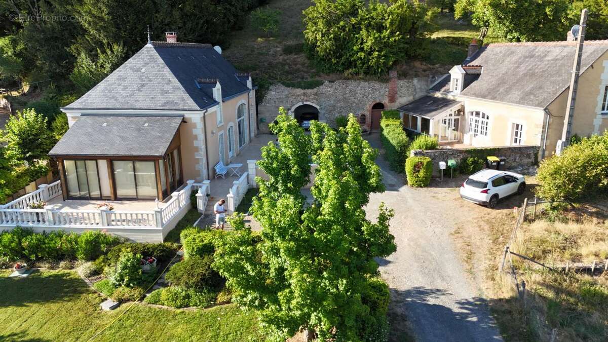 Maison 194 m² à Neuille-Pont-Pierre  - photo 18