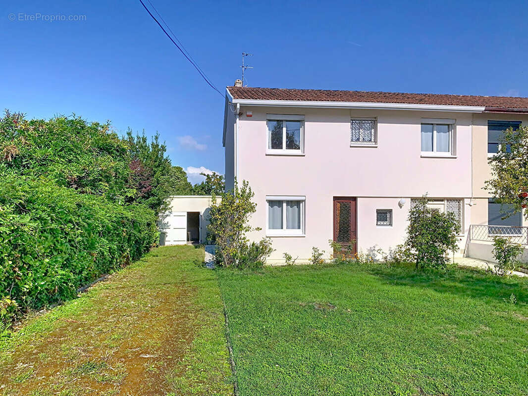 Maison à VILLENAVE-D&#039;ORNON