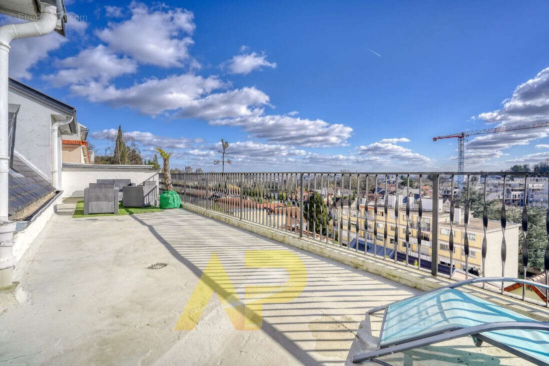 Maison à LE PLESSIS-ROBINSON