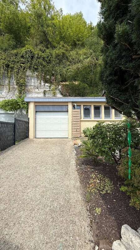 Charmante maison mitoyenne d'un côté atypique au cur d'Orival, en bord de Seine - photo 11
