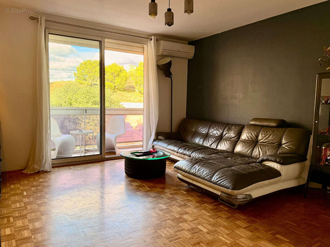 Appartement à MARSEILLE-7E