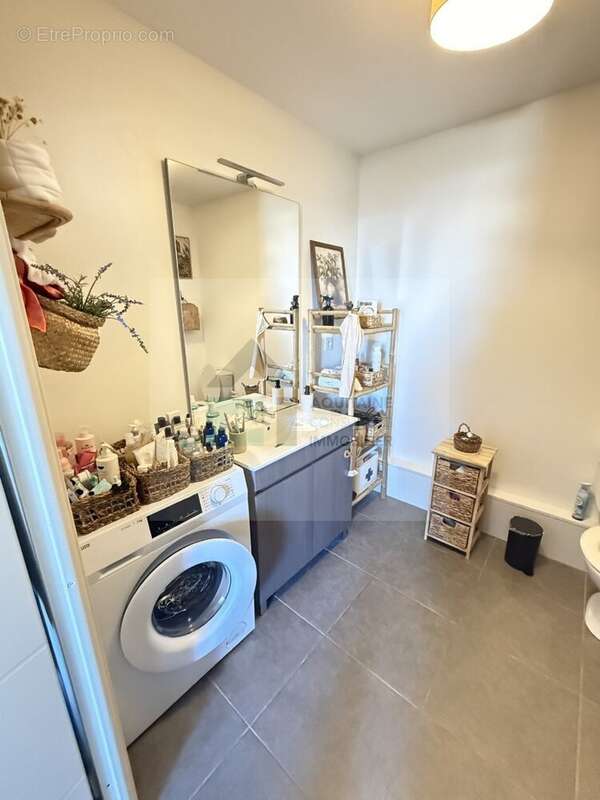 Appartement à BEAUZELLE