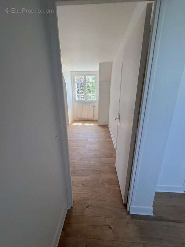 Maison à SAINT-NOM-LA-BRETECHE