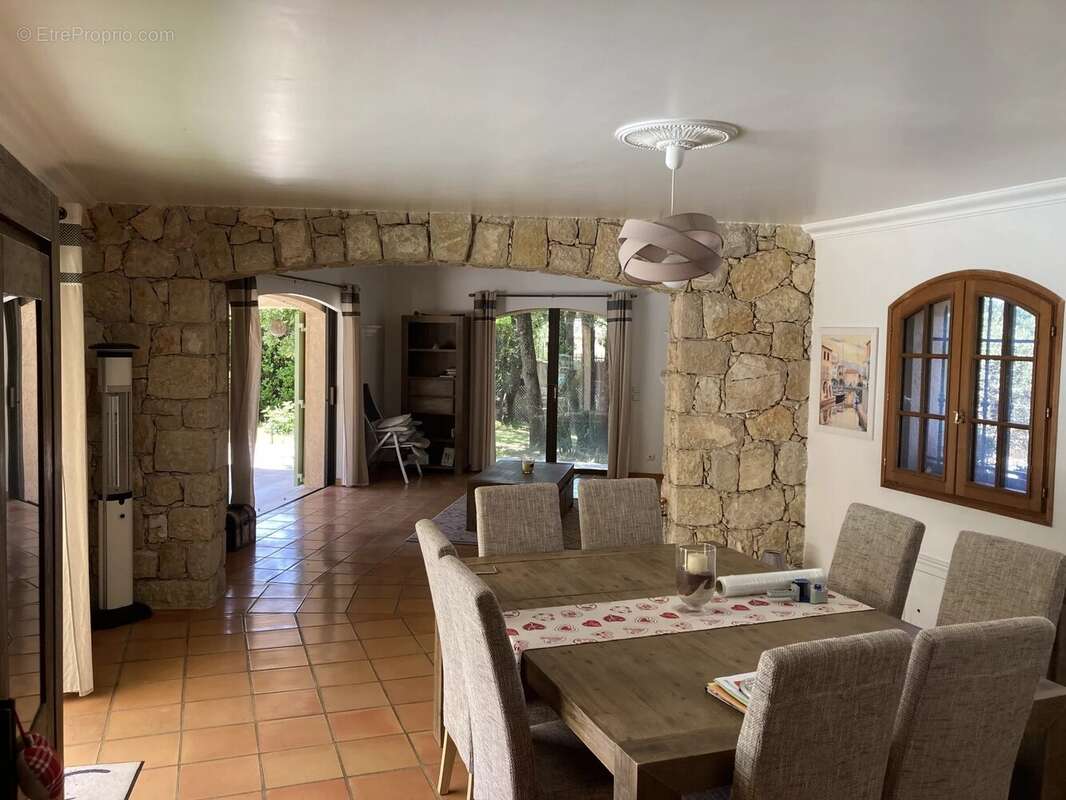 Maison à SAINT-VALLIER-DE-THIEY