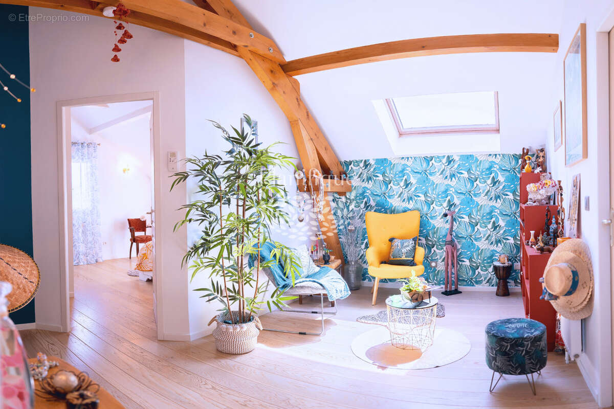 Maison à VETRAZ-MONTHOUX