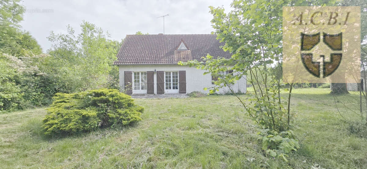 Maison à LIGNIERES