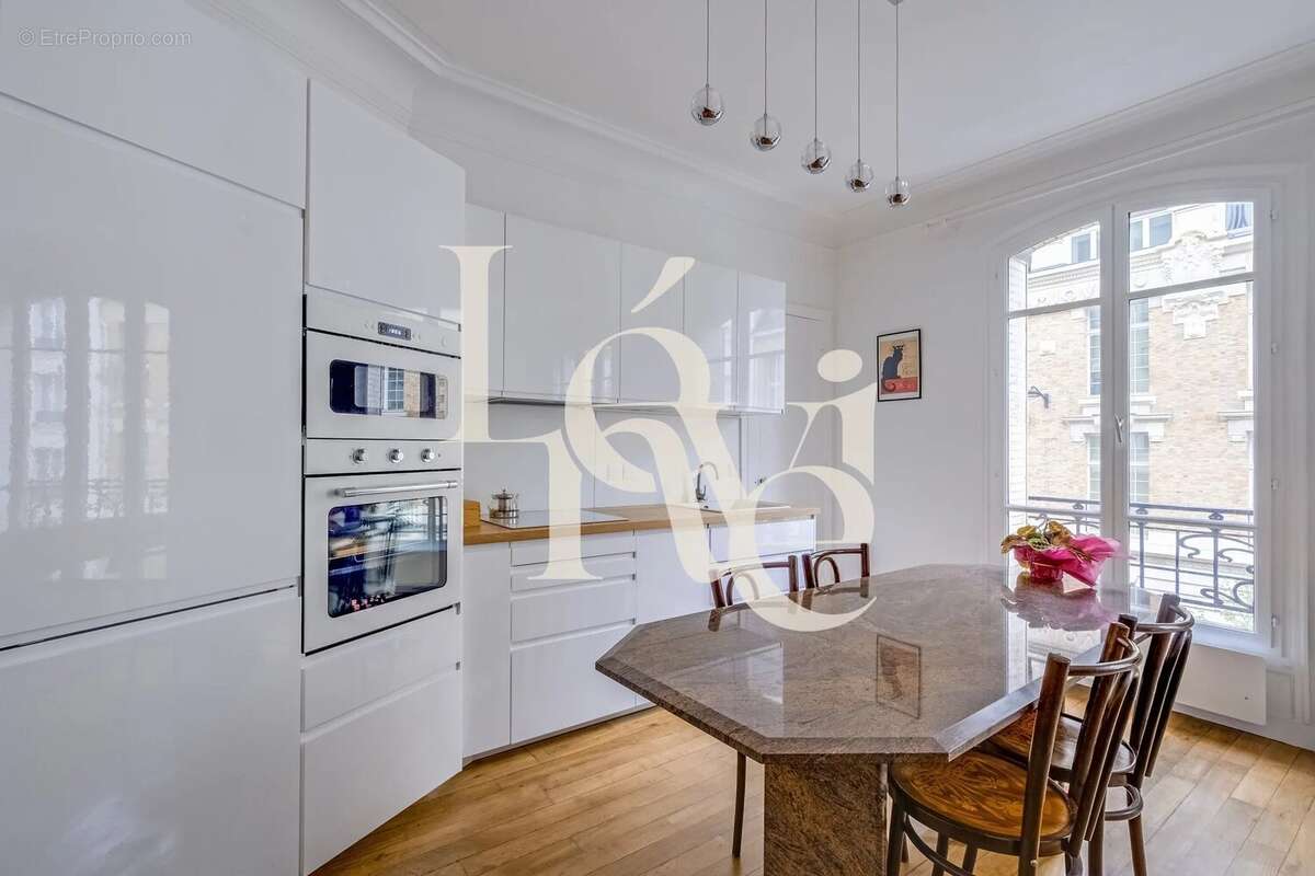 Appartement à PARIS-5E