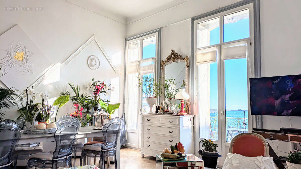 SÈTE (34) — Appartement Haussmannien XIX siècle de 254 m2 avec vue mer panoramique - photo 7