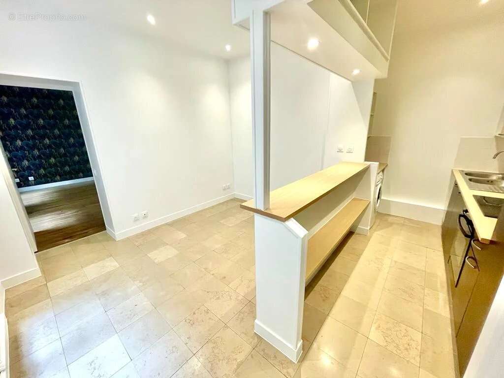 Appartement à PARIS-8E