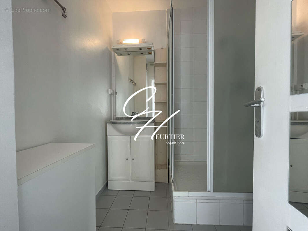 Appartement à SAINT-MARTIN-D'HERES