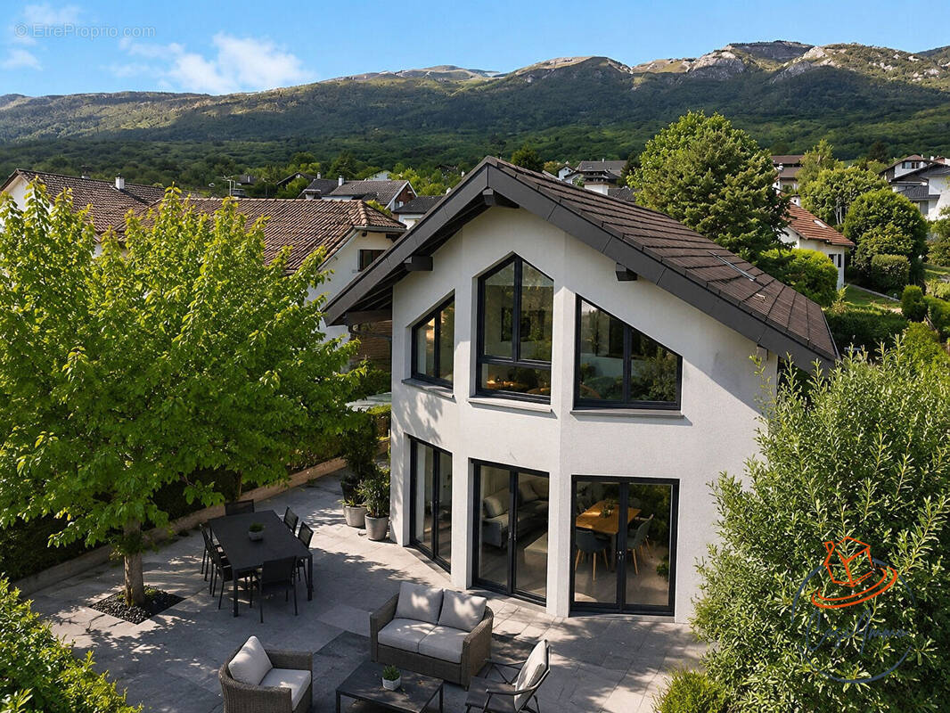 Maison à THOIRY