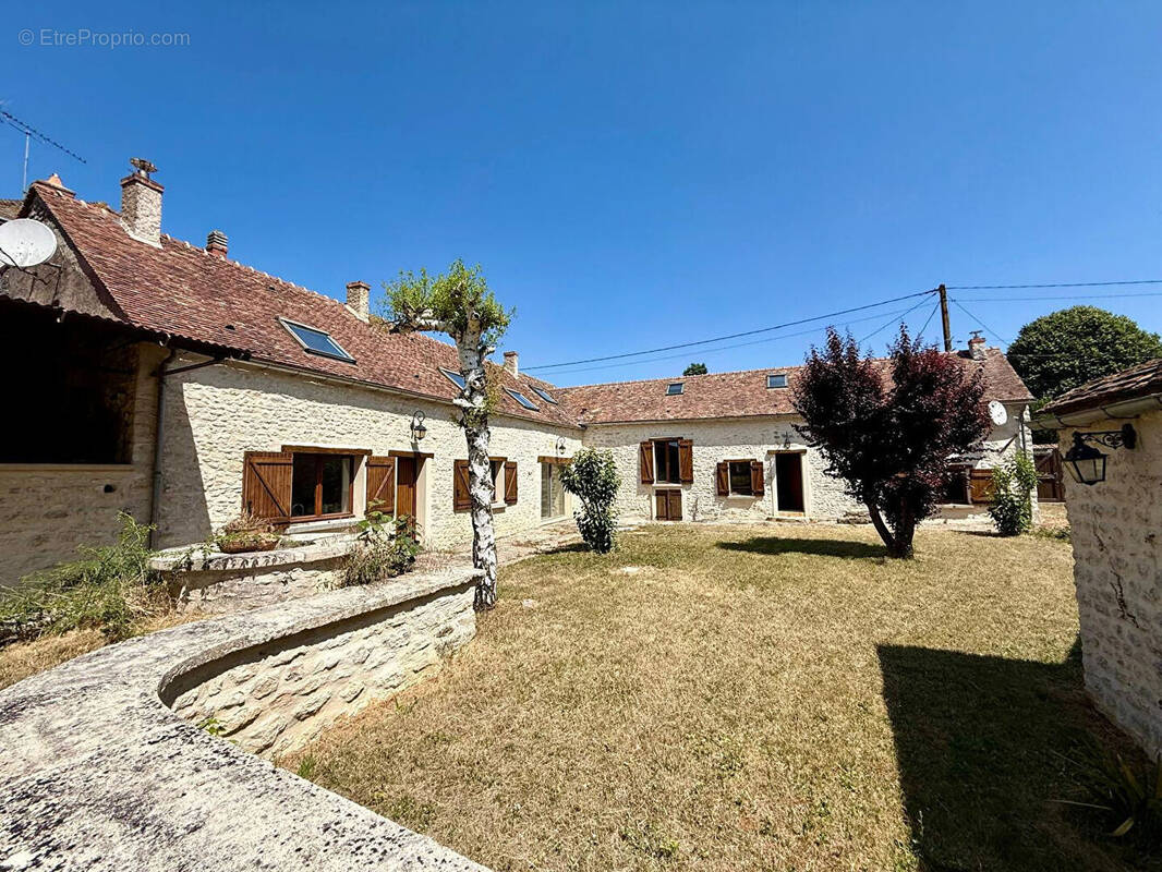 Maison à MILLY-LA-FORET