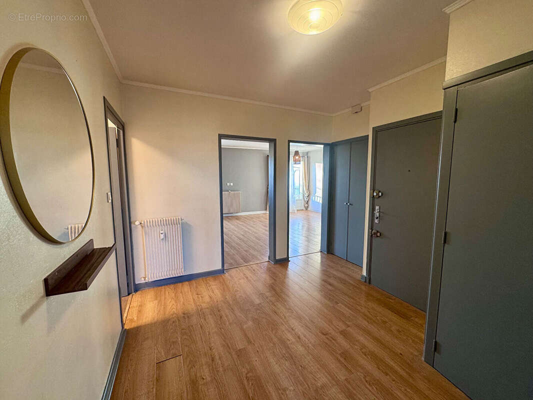 Appartement à PONT-DU-CHATEAU